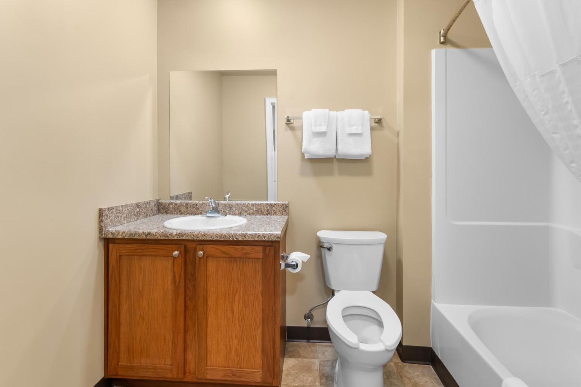 Risewell Kitchen Suites Плезантон Екстер'єр фото